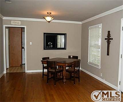 3rd image of 1202 W Lovers Ln