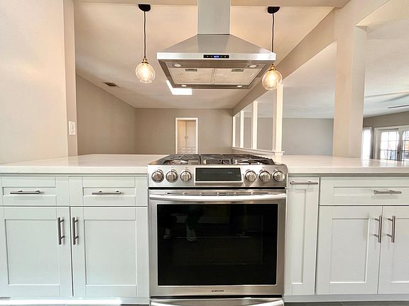 5th image of 3102 San Anseline Ave