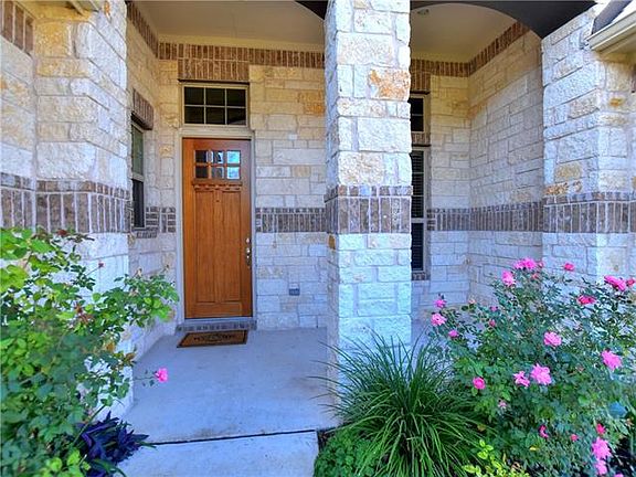 5th image of 4225 Valley Oaks Dr