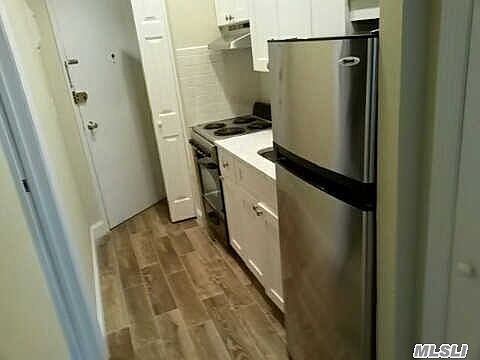 5th image of 855 E Broadway APT Lf