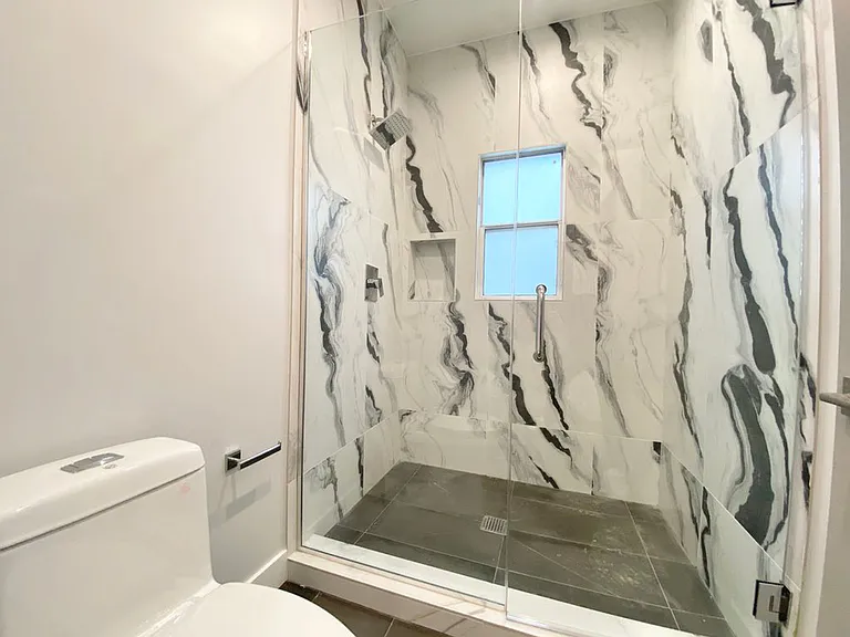 N Swall Apartments — Photo 11