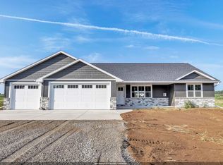 3735 Harolds Way, Suamico, WI 54173