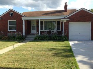 21918 Benjamin St, Saint Clair Shores, MI