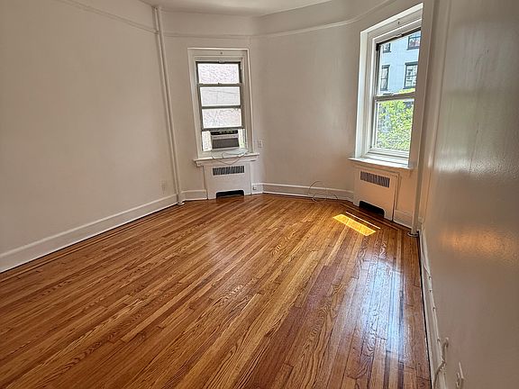 4th image of 38 Schermerhorn St APT 4