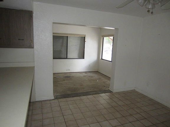 4th image of 2339 Sunset Dr