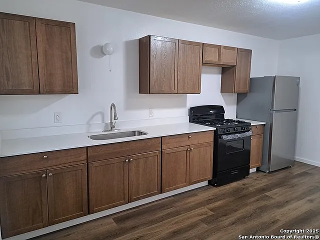 2 bed, 1.0 bath, 945 sqft, $1,250 — Photo 4
