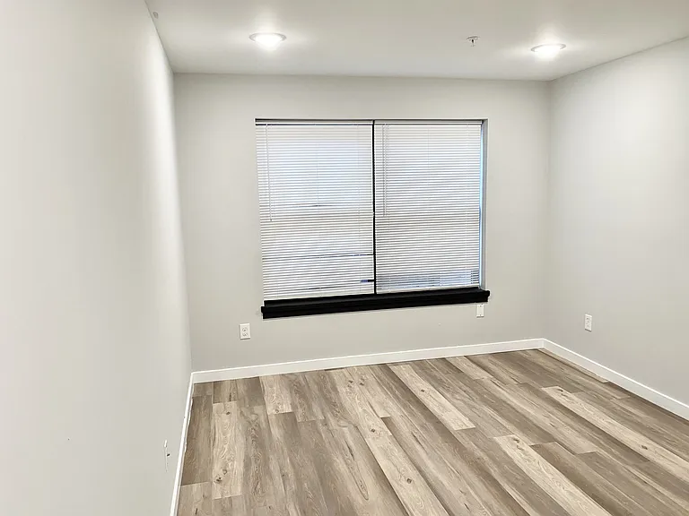 77 Park Ave #215 — Photo 4