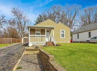 200 Cherry Ln, Washington, IL 61571
