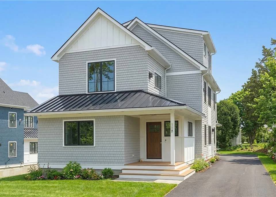 118 Newport Ave