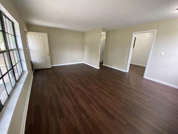 3rd image of 2904 Charlene Dr