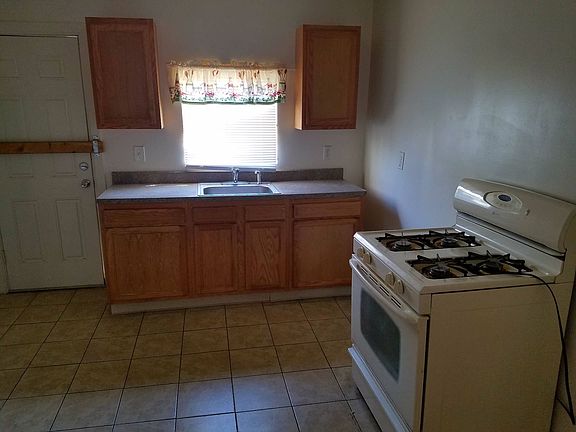 4th image of 908 N Pine St