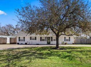 483 Riverside Dr, Palacios, TX 77465