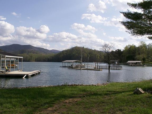 3rd image of 123 Summer Hill Private Dr