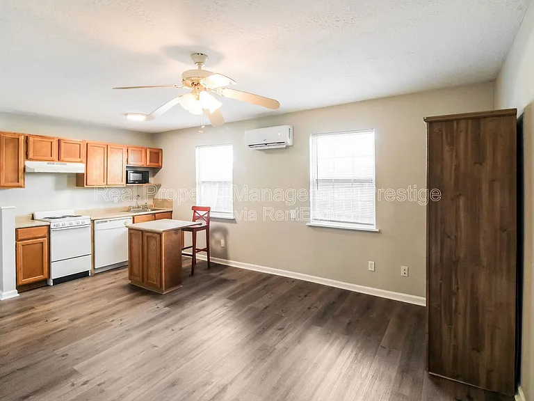 610 Ball St #3 — Photo 3