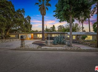 1086 Hollygrove Ln, Altadena, CA 91001