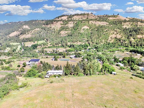 4th image of 1013 American Ridge Rd