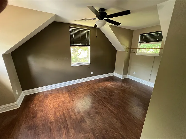 2590 Oxford Ave — Photo 7