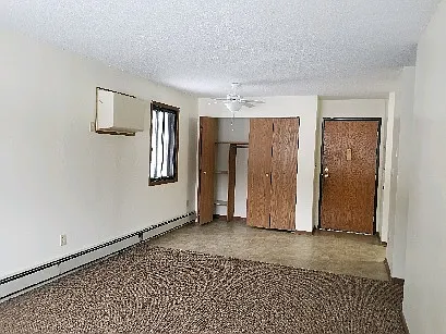 2 bed, 750 sqft, $860 — Photo 2