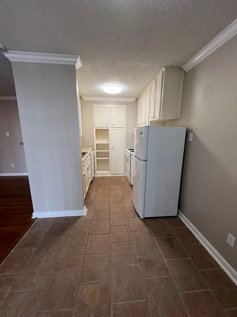 4036 Bellefontaine - Unit 8 — Photo 2