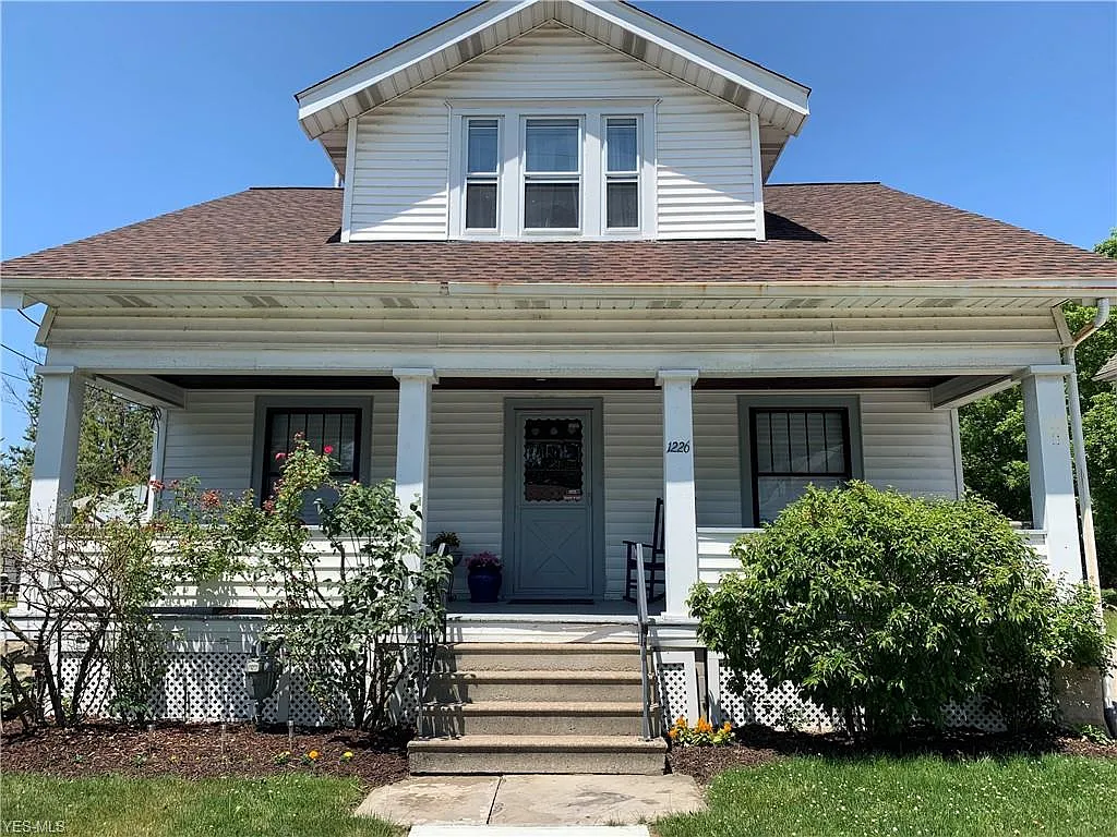 1226 W 21st St photo 1