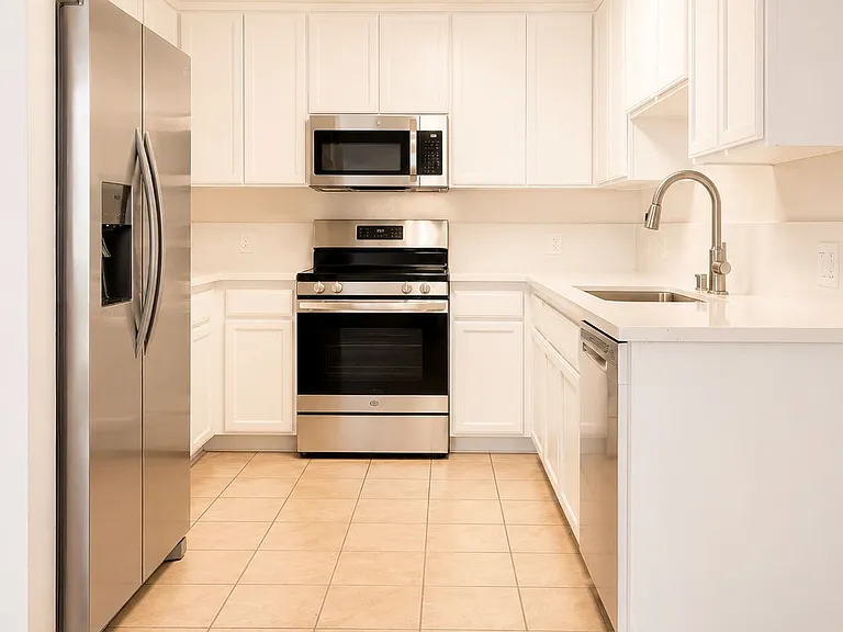 10756 Camarillo St #201 — Photo 5