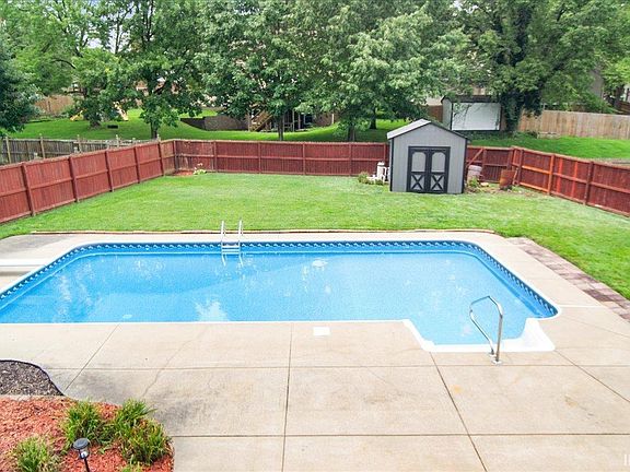 2nd image of 405 Brookview Dr