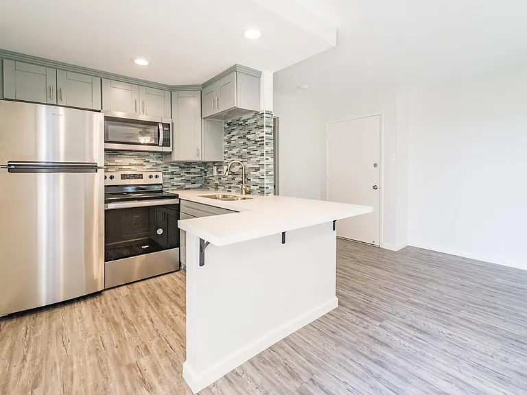 240 Iron Dr — Photo 15