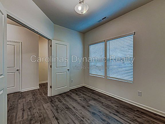 5th image of 4014 Beacon Ave