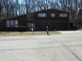 30 Lakeshore Dr, Danville, IL 61832