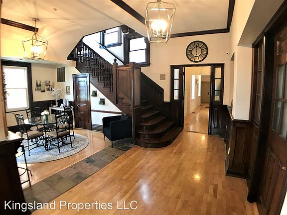 3rd image of 3805 Lindell Blvd APT D