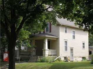 414 16th St SE, Cedar Rapids, IA 52403