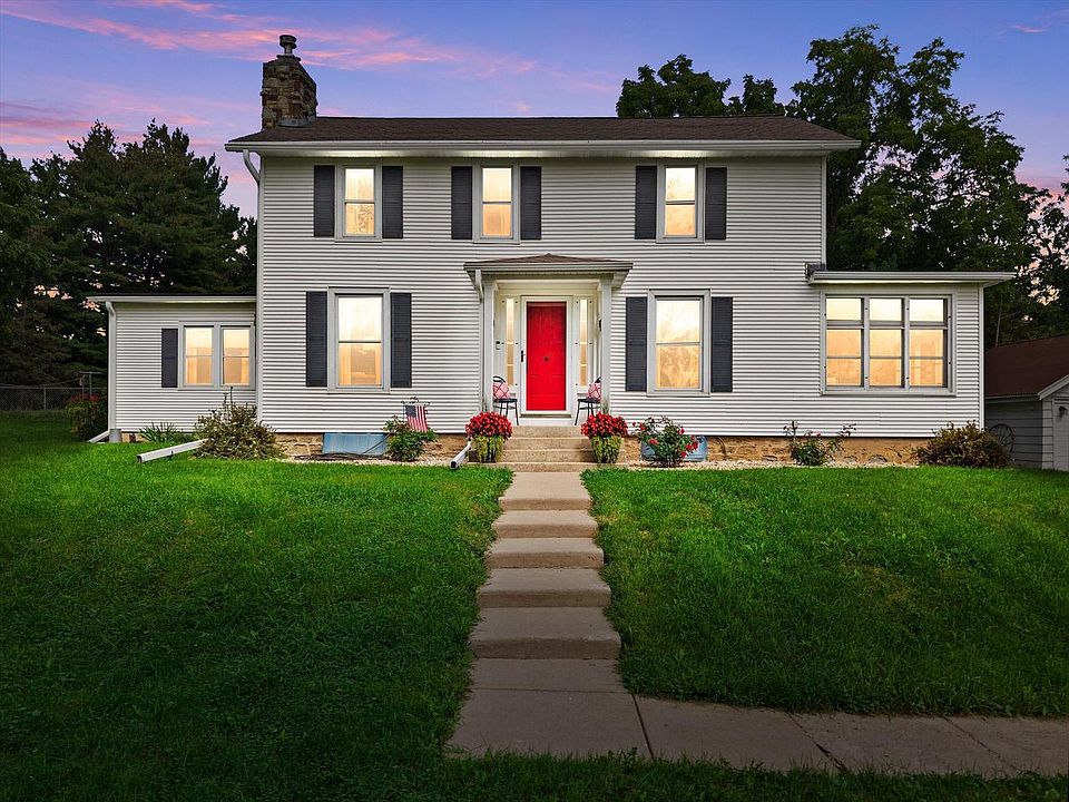 1st image of 409 W Clark STREET