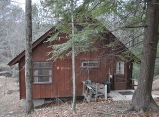 2216 Snow Hill Falls Rd, Cresco, PA 18326