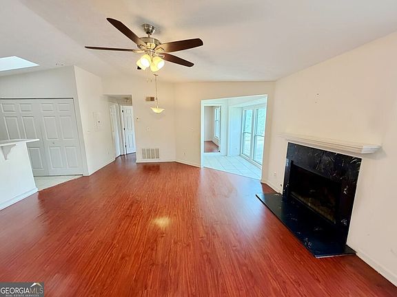 3rd image of 4265 Parkview Ct