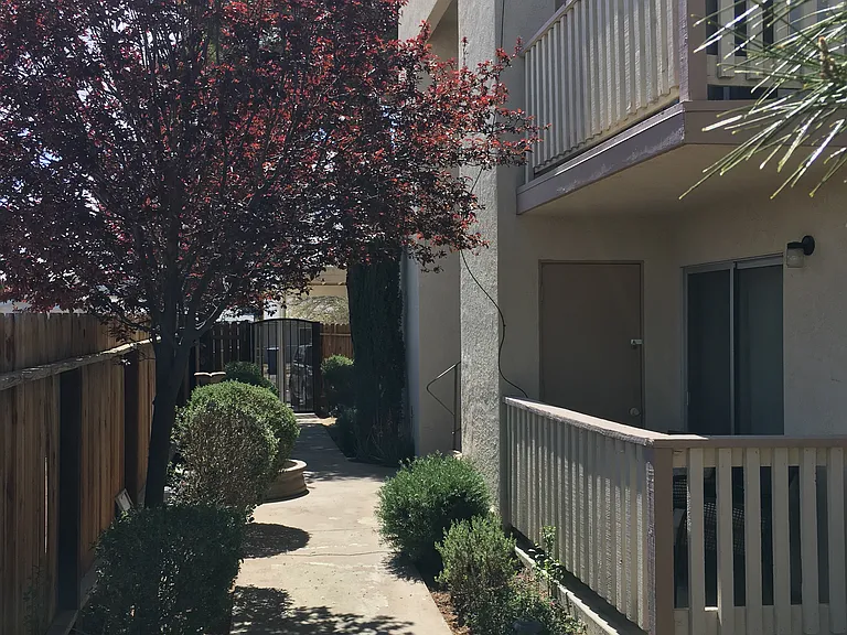601 E Ridgecrest Blvd #D — Photo 1