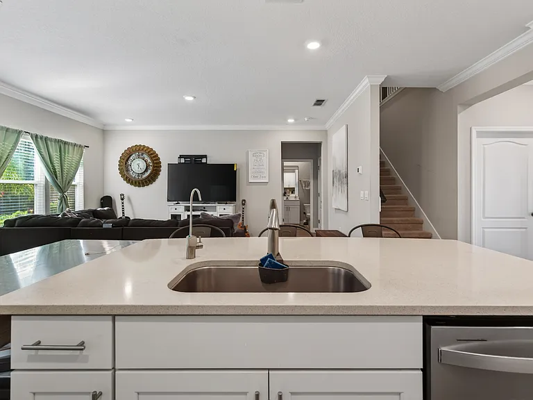 86 Zancara St — Photo 14