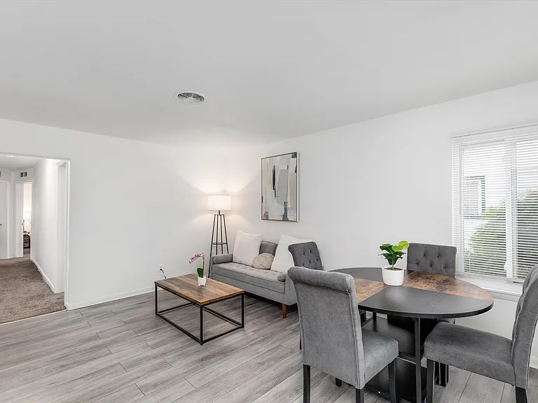 28516 Marshall St — Photo 5