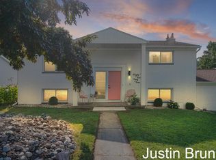8343 Atlanta Dr NE, Rockford, MI 49341
