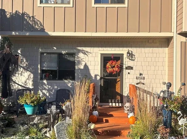 5701 Chelsea Cove N, Hopewell Junction, NY 12533