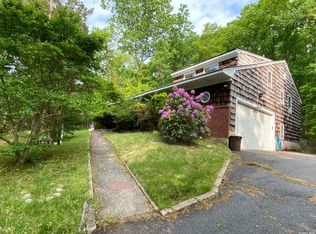 131 Stillwell Ln, Syosset, NY 11791
