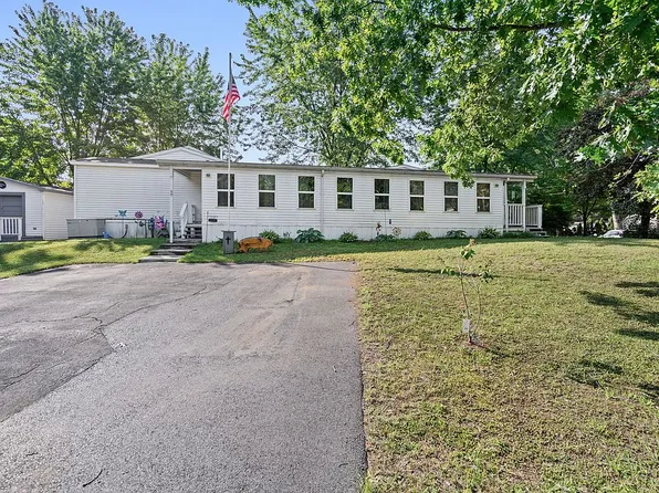 40 Old Hickory Dr, Saratoga Springs, NY 12866