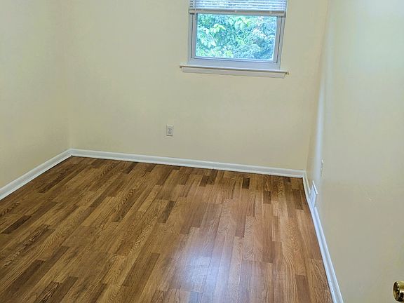 3rd image of 10953 Avon Ter Floor 2