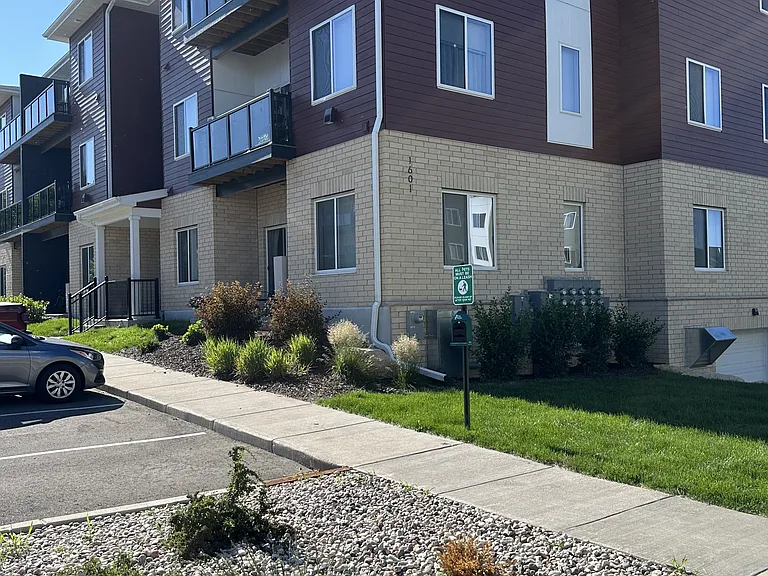 1601 N Windsor Ave #307 — Photo 23