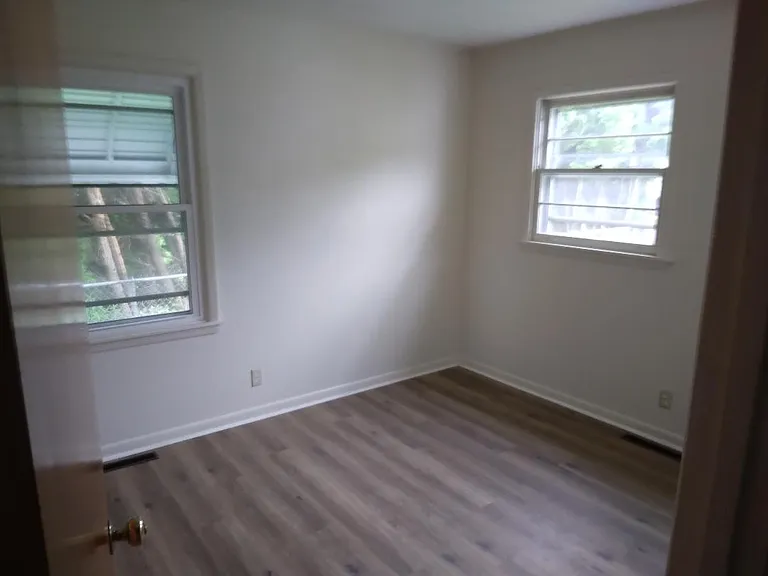7 Linwood Ave — Photo 6