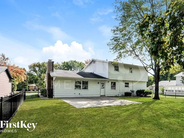 1005 Lancaster Dr — Photo 14