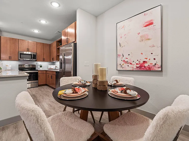 Knox at Metrocenter Apartments — Photo 22