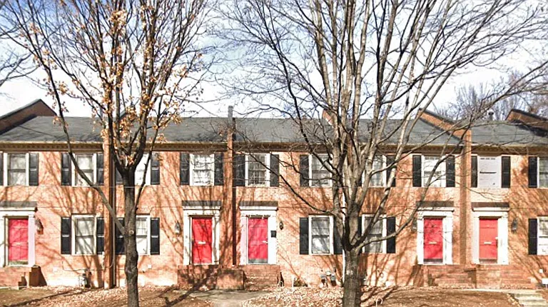 1003 Atlantic Dr NW — Photo 1