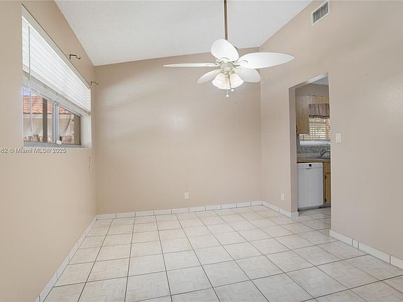 4th image of 2917 McKinley St #0