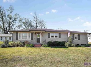8219 Lee St, Sorrento, LA 70778