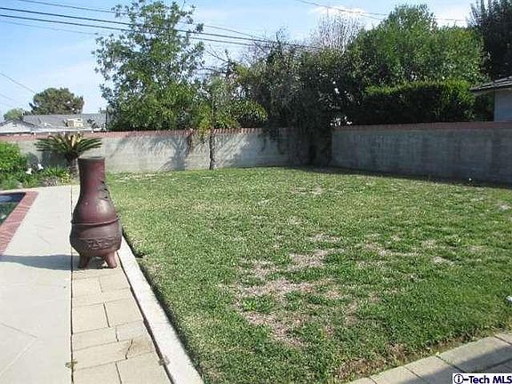 5th image of 2732 Bradford Ave